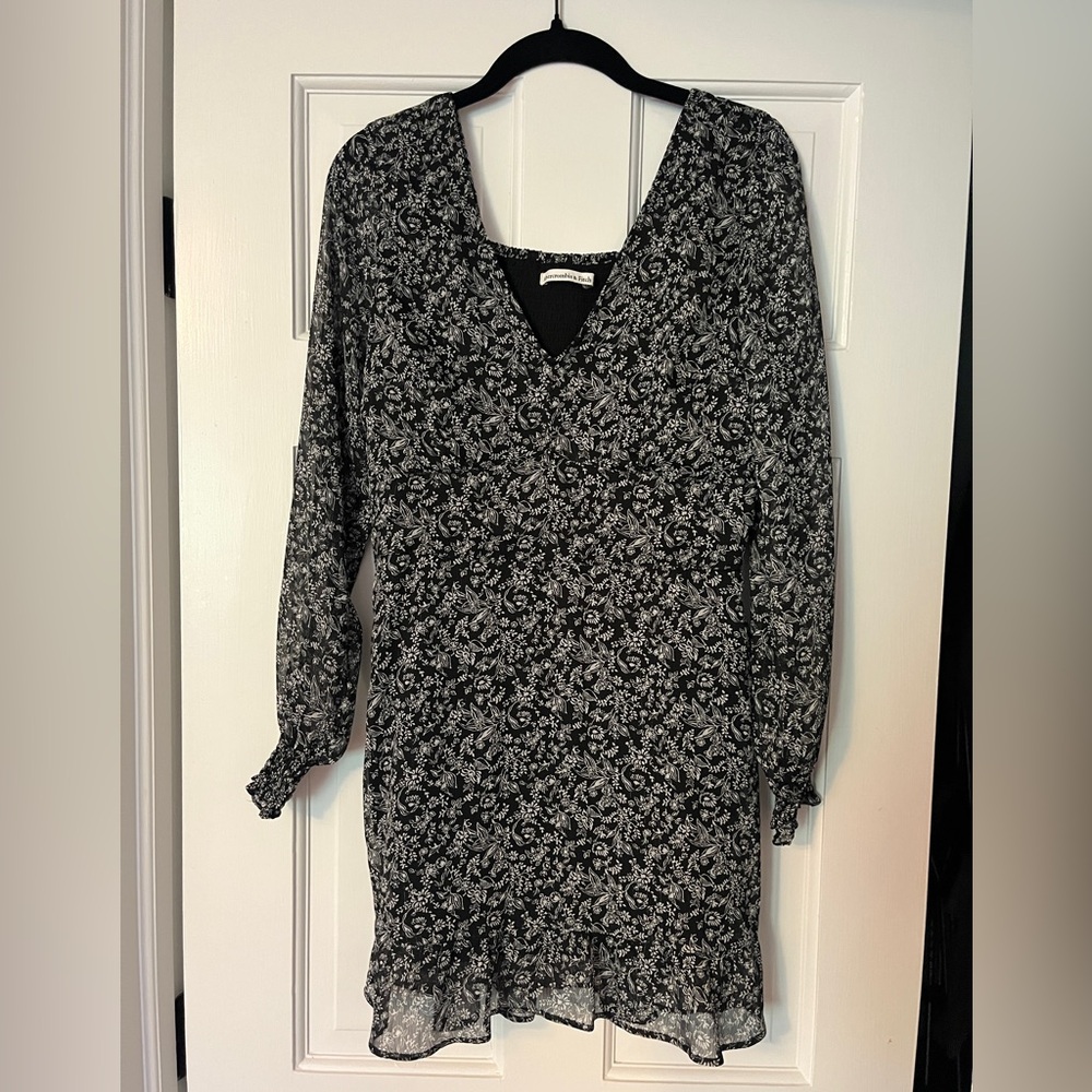 Abercrombie & Fitch Black and White Floral Mini Dress